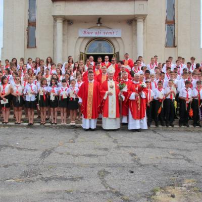 26 iulie: Huşi - Corni: Administrarea sacramentului Mirului