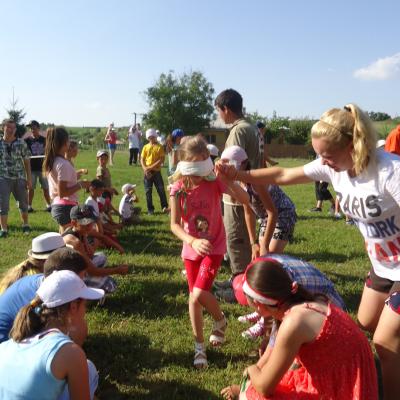31 iulie - 3 august: Horleşti: Campusul "Colorează-ţi viaţa alături de prieteni"