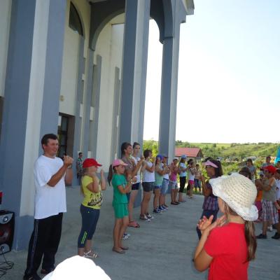 31 iulie - 3 august: Horleşti: Campusul "Colorează-ţi viaţa alături de prieteni"