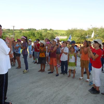 31 iulie - 3 august: Horleşti: Campusul "Colorează-ţi viaţa alături de prieteni"