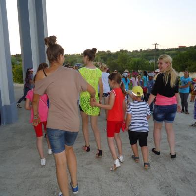 31 iulie - 3 august: Horleşti: Campusul "Colorează-ţi viaţa alături de prieteni"