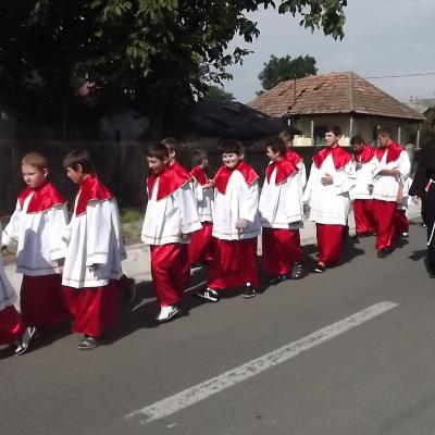 2 august: Hălăuceşti: Sfinţirea capelei mortuare din cimitirul catolic