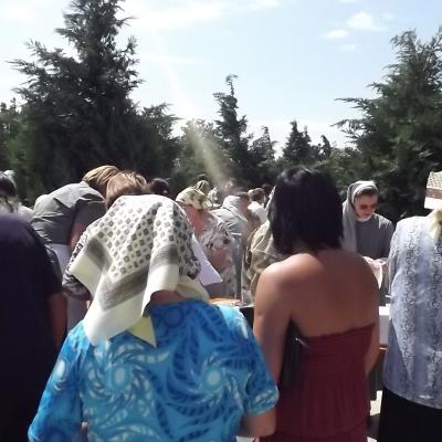 2 august: Hălăuceşti: Sfinţirea capelei mortuare din cimitirul catolic