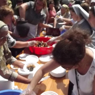 2 august: Hălăuceşti: Sfinţirea capelei mortuare din cimitirul catolic