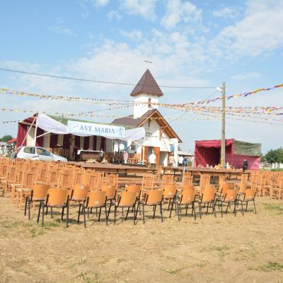 2 august: Hălăuceşti: Sfinţirea capelei mortuare din cimitirul catolic
