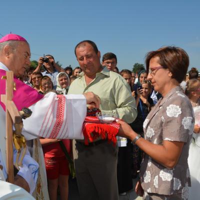 2 august: Hălăuceşti: Sfinţirea capelei mortuare din cimitirul catolic