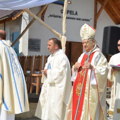 2 august: Hălăuceşti: Sfinţirea capelei mortuare din cimitirul catolic