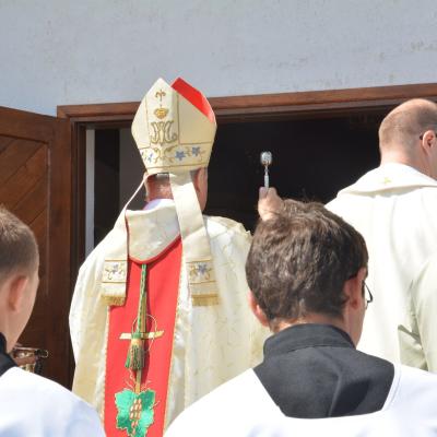 2 august: Hălăuceşti: Sfinţirea capelei mortuare din cimitirul catolic
