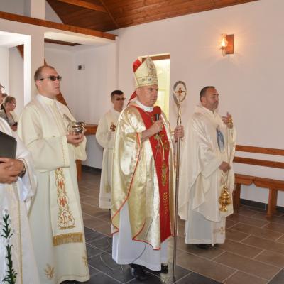2 august: Hălăuceşti: Sfinţirea capelei mortuare din cimitirul catolic