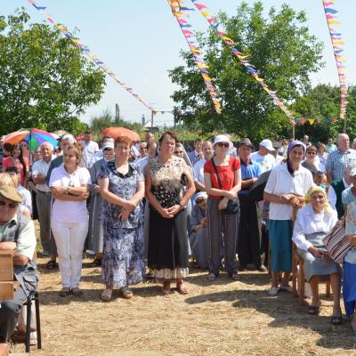 2 august: Hălăuceşti: Sfinţirea capelei mortuare din cimitirul catolic