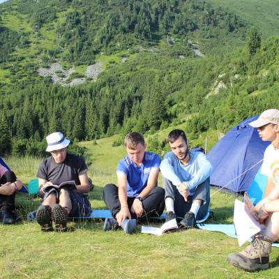 3-10 august: Campus itinerant în Munţii Retezat
