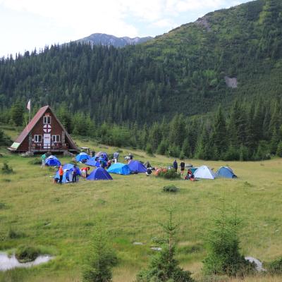 3-10 august: Campus itinerant în Munţii Retezat