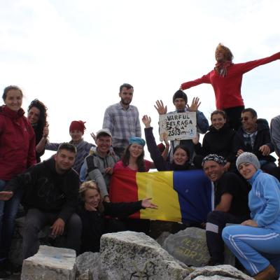 3-10 august: Campus itinerant în Munţii Retezat