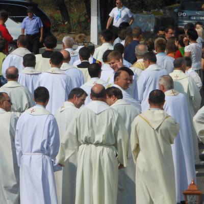 9 august: Satu Nou: Sfinţirea bisericii "Maica Îndurerată"