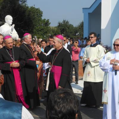 9 august: Satu Nou: Sfinţirea bisericii "Maica Îndurerată"