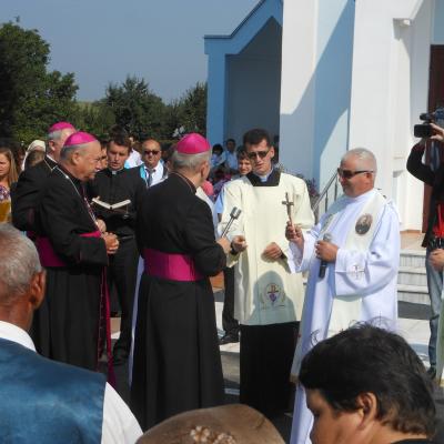 9 august: Satu Nou: Sfinţirea bisericii "Maica Îndurerată"