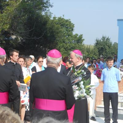 9 august: Satu Nou: Sfinţirea bisericii "Maica Îndurerată"