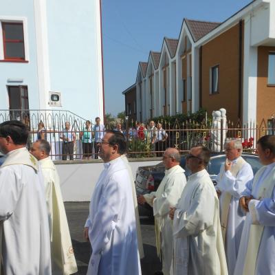 9 august: Satu Nou: Sfinţirea bisericii "Maica Îndurerată"