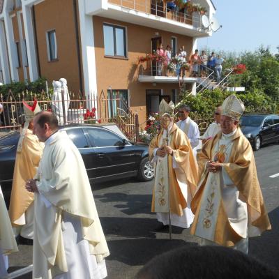 9 august: Satu Nou: Sfinţirea bisericii "Maica Îndurerată"