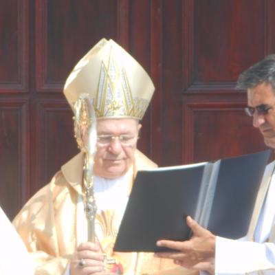9 august: Satu Nou: Sfinţirea bisericii "Maica Îndurerată"
