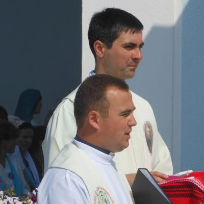 9 august: Satu Nou: Sfinţirea bisericii "Maica Îndurerată"