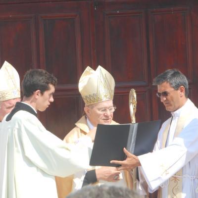 9 august: Satu Nou: Sfinţirea bisericii "Maica Îndurerată"
