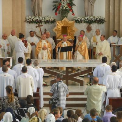 9 august: Satu Nou: Sfinţirea bisericii "Maica Îndurerată"