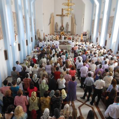 9 august: Satu Nou: Sfinţirea bisericii "Maica Îndurerată"