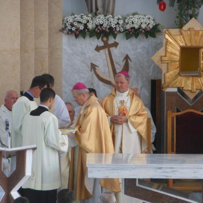 9 august: Satu Nou: Sfinţirea bisericii "Maica Îndurerată"