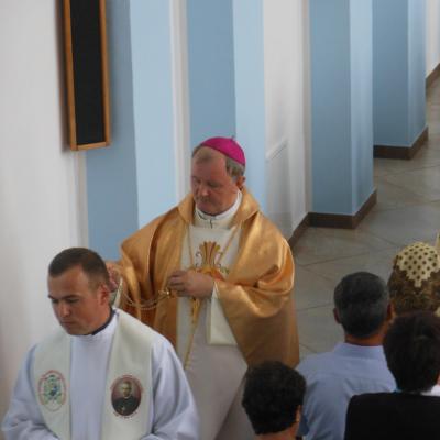 9 august: Satu Nou: Sfinţirea bisericii "Maica Îndurerată"