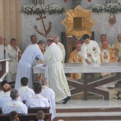9 august: Satu Nou: Sfinţirea bisericii "Maica Îndurerată"