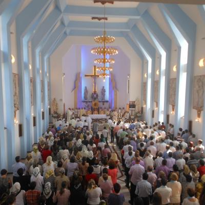 9 august: Satu Nou: Sfinţirea bisericii "Maica Îndurerată"