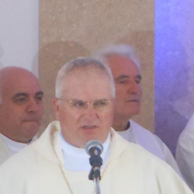 9 august: Satu Nou: Sfinţirea bisericii "Maica Îndurerată"
