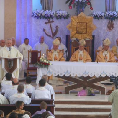 9 august: Satu Nou: Sfinţirea bisericii "Maica Îndurerată"