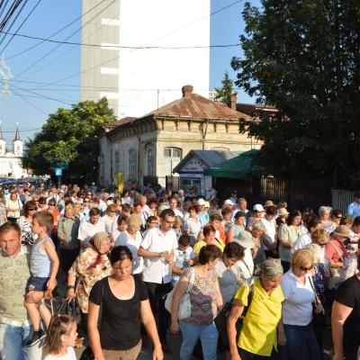 14 august: Bacău - Baraţi: "Drumul către Mama noastră cerească nu e niciodată prea lung"