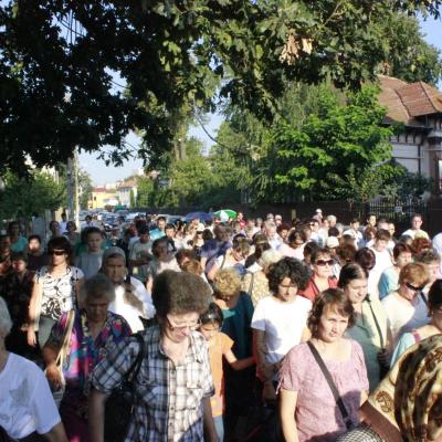 14 august: Bacău - Baraţi: "Drumul către Mama noastră cerească nu e niciodată prea lung"