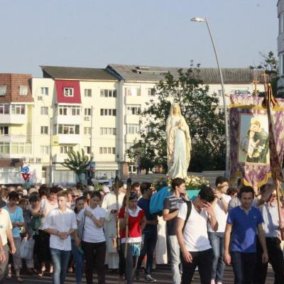 14 august: Bacău - Baraţi: "Drumul către Mama noastră cerească nu e niciodată prea lung"
