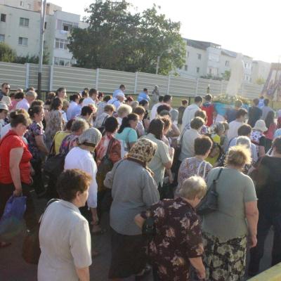 14 august: Bacău - Baraţi: "Drumul către Mama noastră cerească nu e niciodată prea lung"