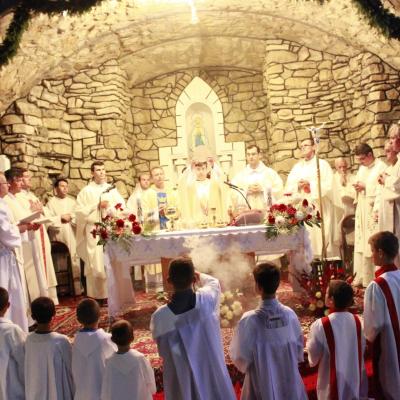 14 august: Bacău - Baraţi: "Drumul către Mama noastră cerească nu e niciodată prea lung"