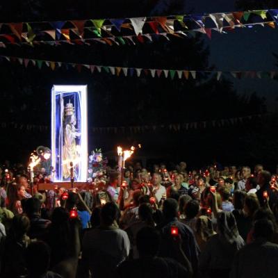 14 august: Bacău - Baraţi: "Drumul către Mama noastră cerească nu e niciodată prea lung"