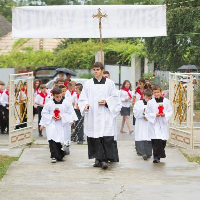 17 august: Valea Mare: Conferirea sacramentului Mirului