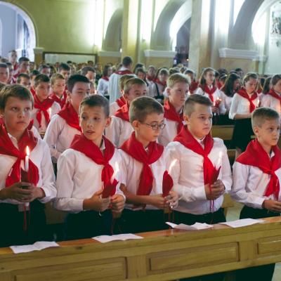 17 august: Valea Mare: Conferirea sacramentului Mirului