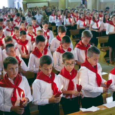 17 august: Valea Mare: Conferirea sacramentului Mirului