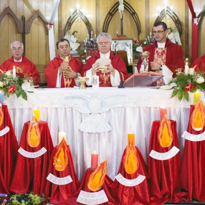 17 august: Valea Mare: Conferirea sacramentului Mirului