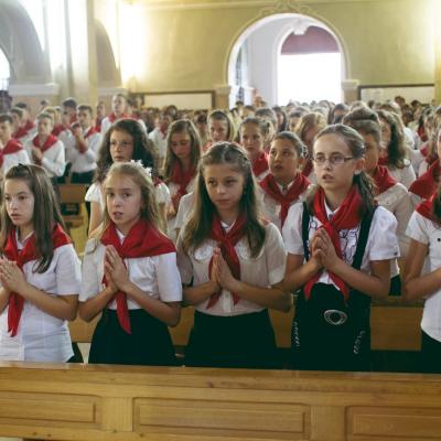 17 august: Valea Mare: Conferirea sacramentului Mirului