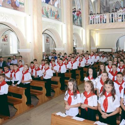 17 august: Valea Mare: Conferirea sacramentului Mirului