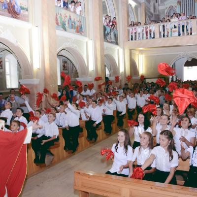 17 august: Valea Mare: Conferirea sacramentului Mirului