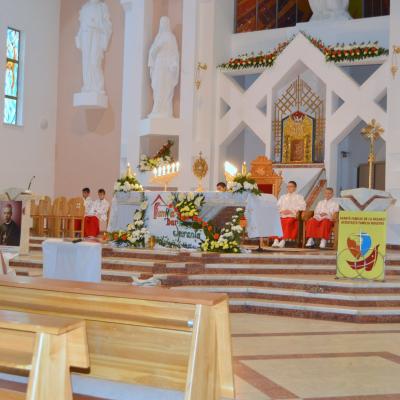 23 august: Bacău: Familia - dar şi speranţă