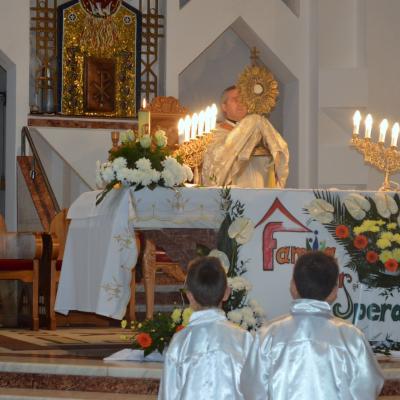 23 august: Bacău: Familia - dar şi speranţă