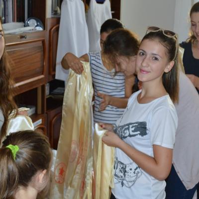23 august: Bacău: Familia - dar şi speranţă